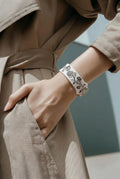 Fashionable Floral Engraving Compatible With Apple Watch