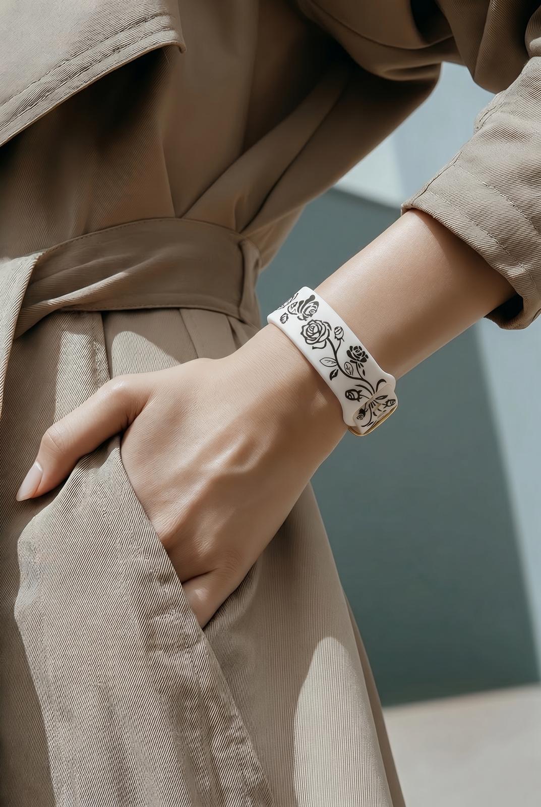 Fashionable Floral Engraving Compatible With Apple Watch